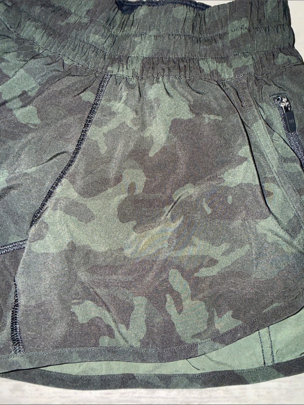 lululemon athletica Women's Dark Green Camo Running Shorts - Picture 5 of 7